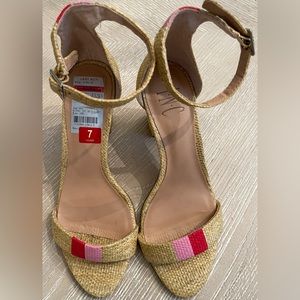 Ankle strap sandal with block heel! Pink and red accent colors! Beautiful! EUC!